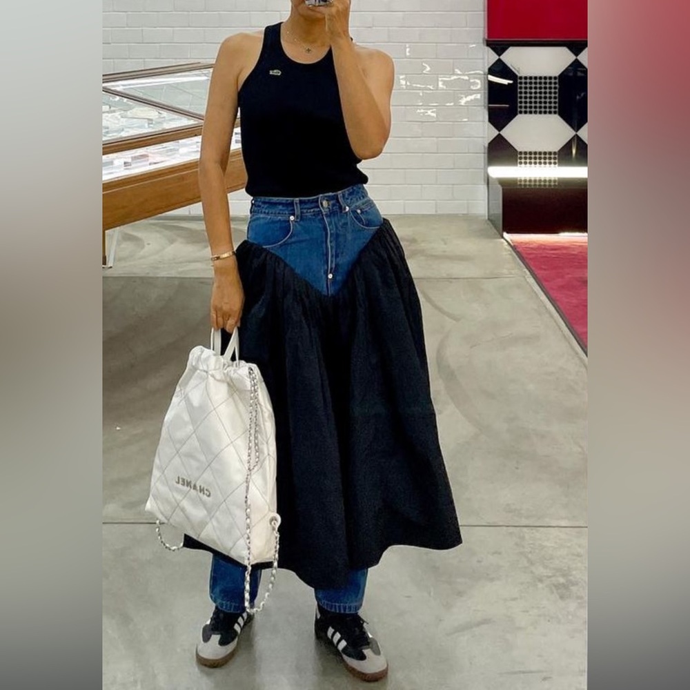 Denim skirt brand new sz.M